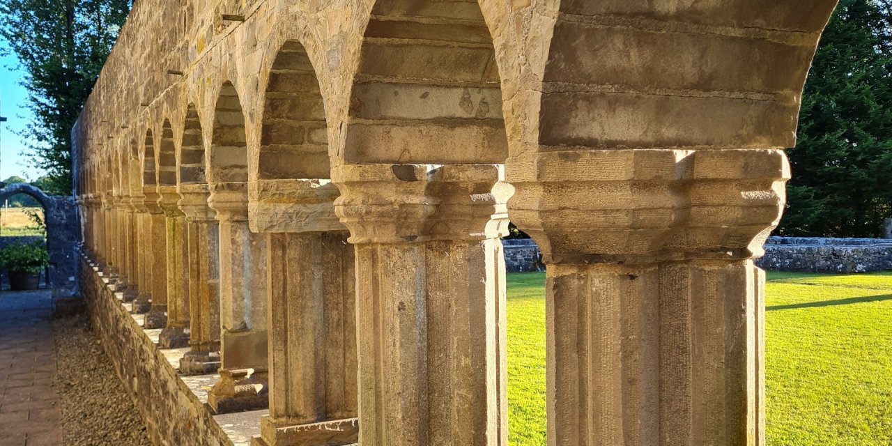 Wall of pillars in a garden